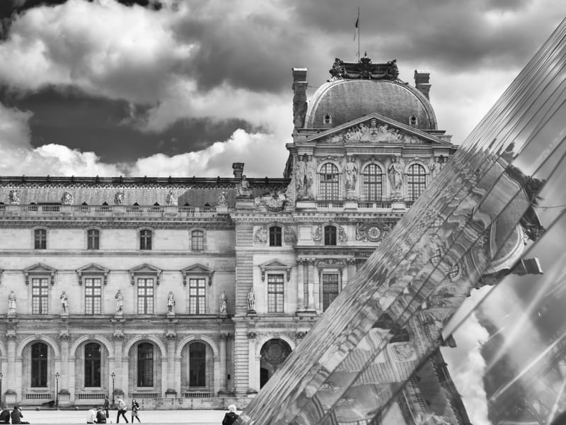REFLEXOS DO LOUVRE