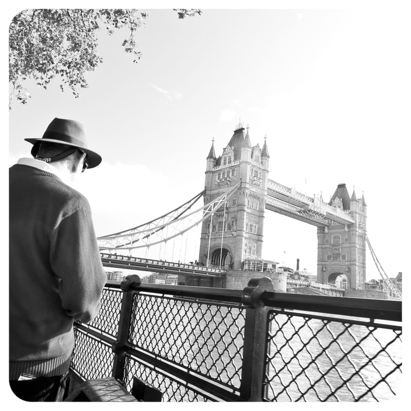 HOMEM CHAPÉU TOWER OF LONDON