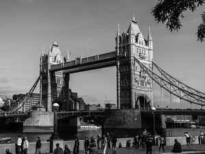 LONDRES - LONDON - TOWER BRIDGE