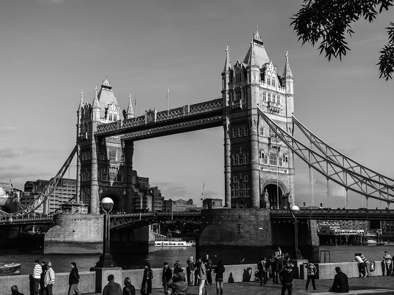 LONDRES - LONDON - TOWER BRIDGE
