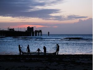 PESCADORES DO PÔR DO SOL