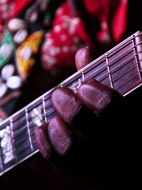 GUITAR ROOTS