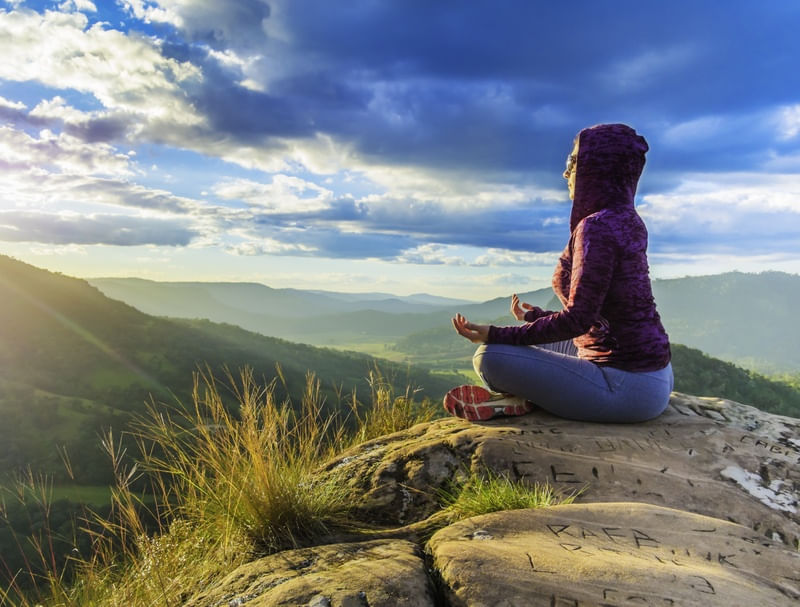 MEDITAÇÃO YOGA MONTANHA