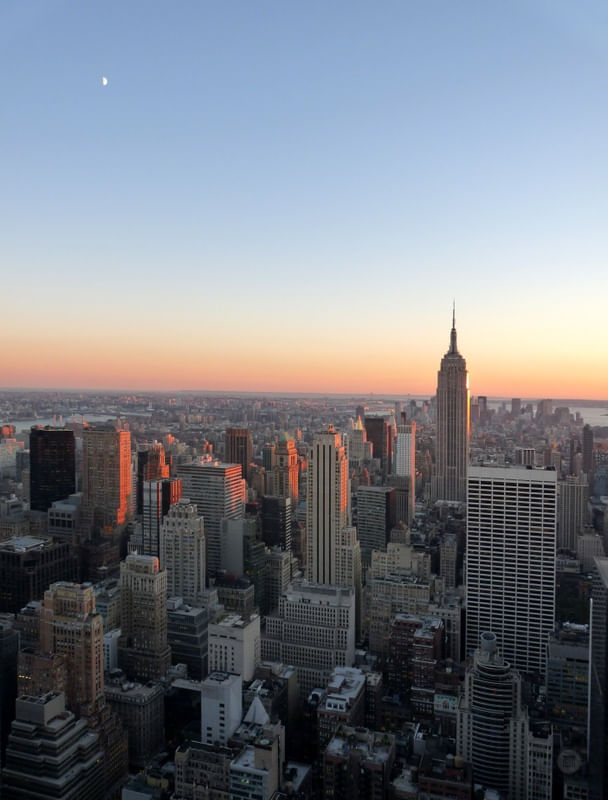 LOWER MANHATTAN FROM THE TOP 01