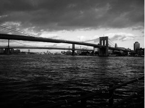 BROOKLYN BRIDGE BW