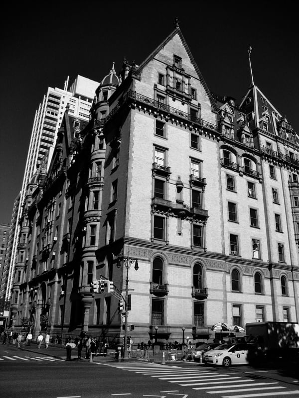 DAKOTA BUILDING