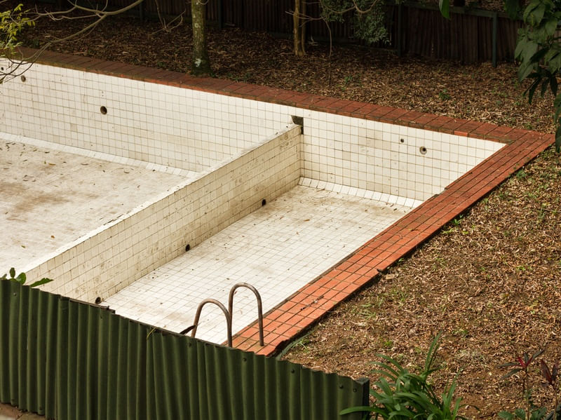 PISCINA CASA MODERNISTA