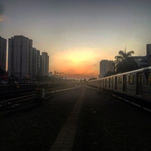 SOL NOS TRILHOS