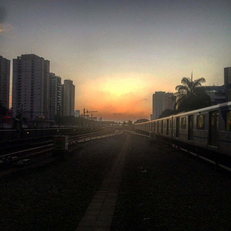 SOL NOS TRILHOS