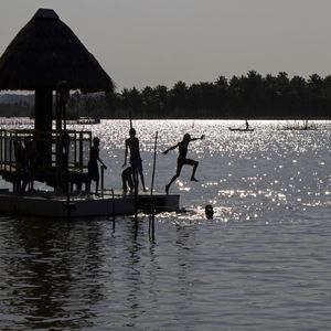 MENINOS DA LAGOA - AL