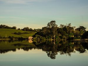 HOUSE OF THE LAKE