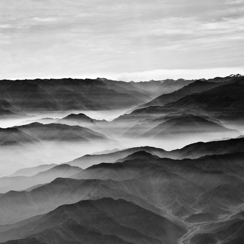 VALE NAS NUVENS