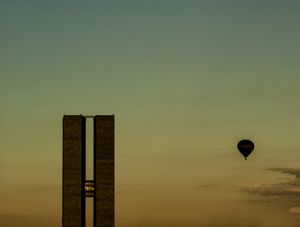 O BALÃO E O CONGRESSO