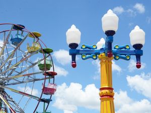 COLOR CIRCUS