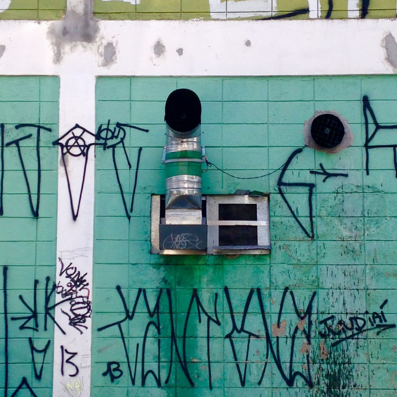 METADE VERDE GRAFFITI
