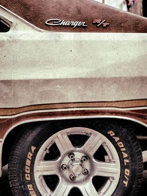 VINTAGE CHARGER