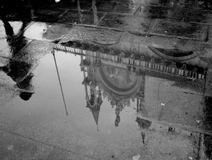REFLEXO NA ÁGUA DE VENEZA