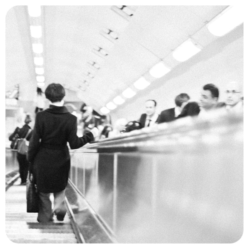 CHARLES CHAPLIN NO METRO DE LONDRES MULHER