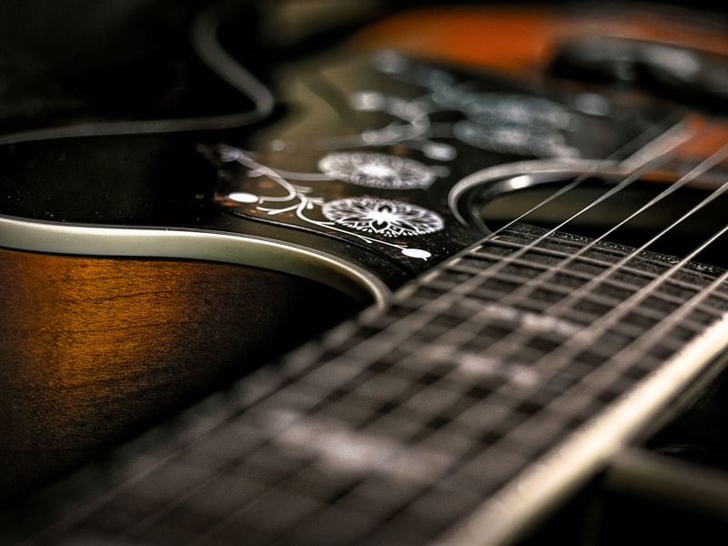 VINTAGE GUITAR