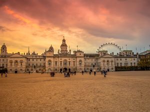 ROYAL MEWS