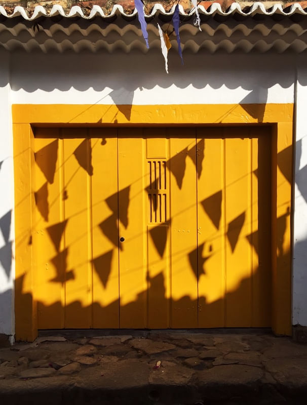 YELLOW SHADOW