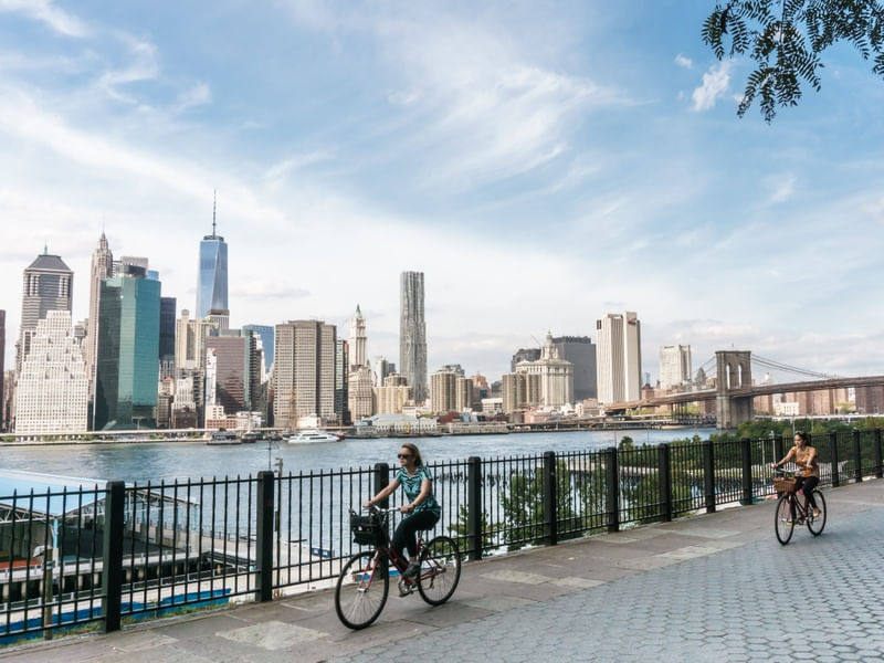 BROOKLYN HEIGHTS ON BIKE