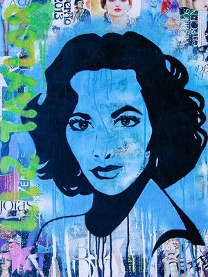 ELIZABETH TAYLOR ETIZ
