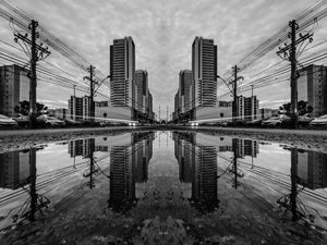 STREET WATER MIRROR