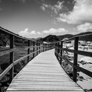 PASSARELA NA PRAIA DA ARMAÇÃO