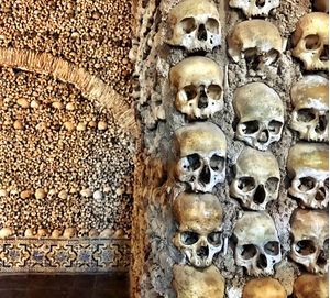 CAPELA DOS OSSOS