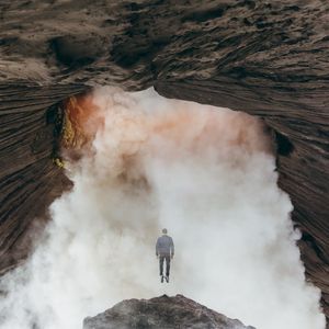 VOLCANO BLOW