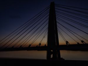 NAS ESTRUTURAS DO AMANHECER