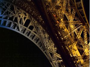 EIFEL DEBAIXO