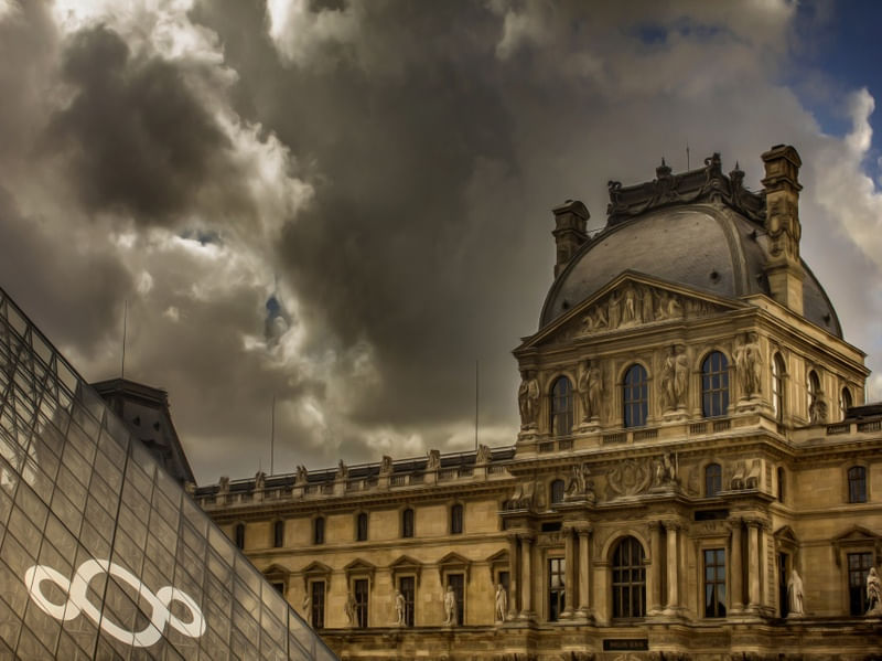 LOUVRE ANUVIADO