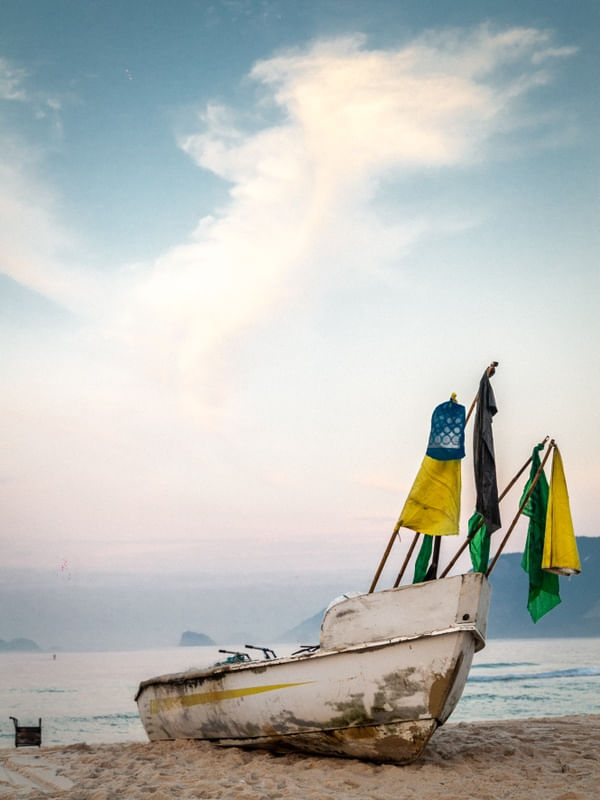 BARCO NO PONTAL