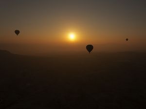 AMANHECENDO NOS VALES DA CAPPADOCIA