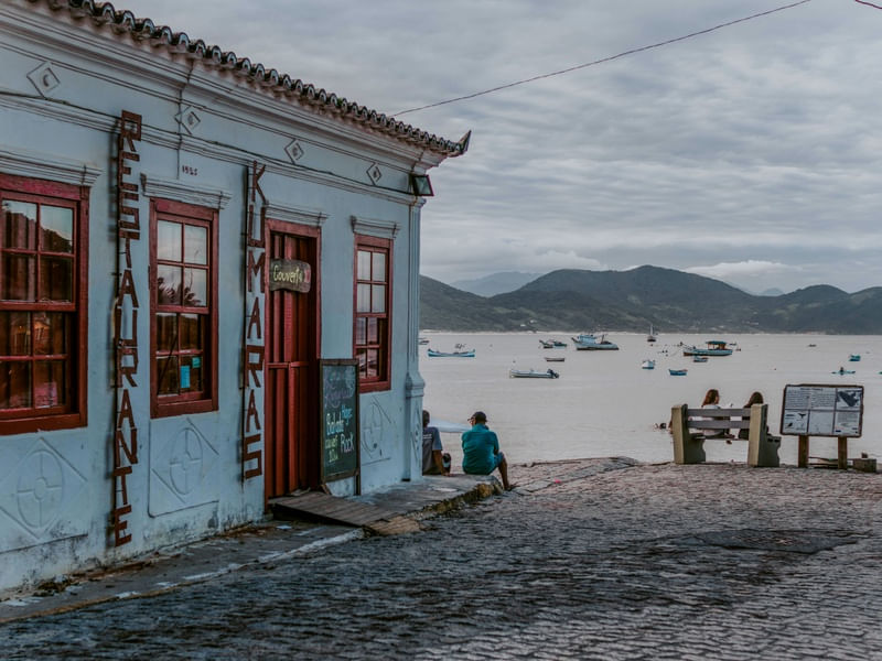 RESTAURANTE EM GAROPABA