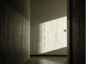 LUZ NO CORREDOR