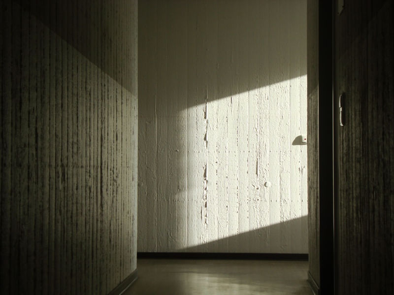 LUZ NO CORREDOR