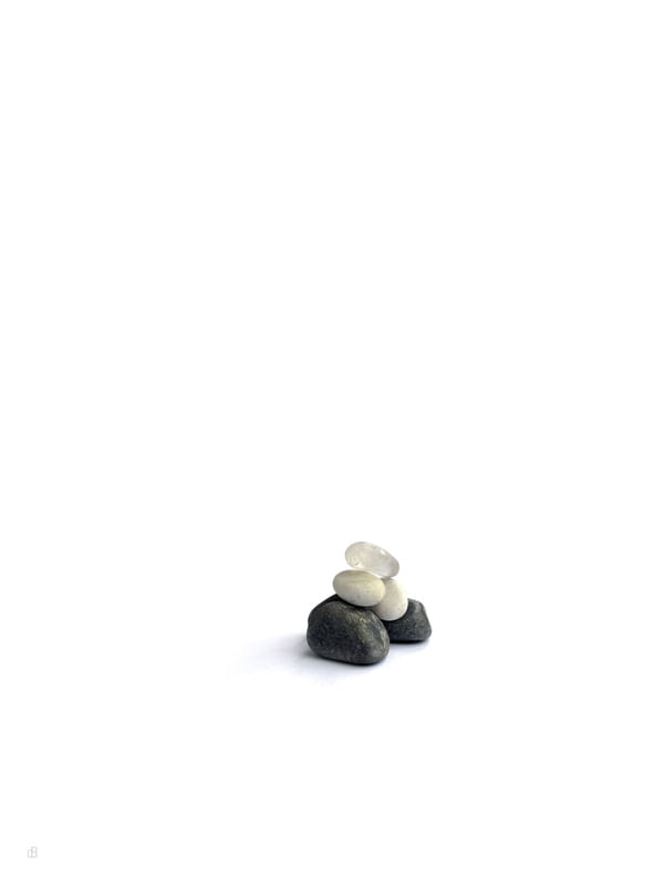 DOLMEN PRETO E BRANCO