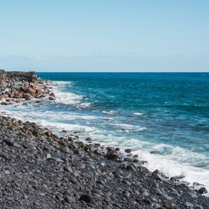 BLACK SAND BEACH IV