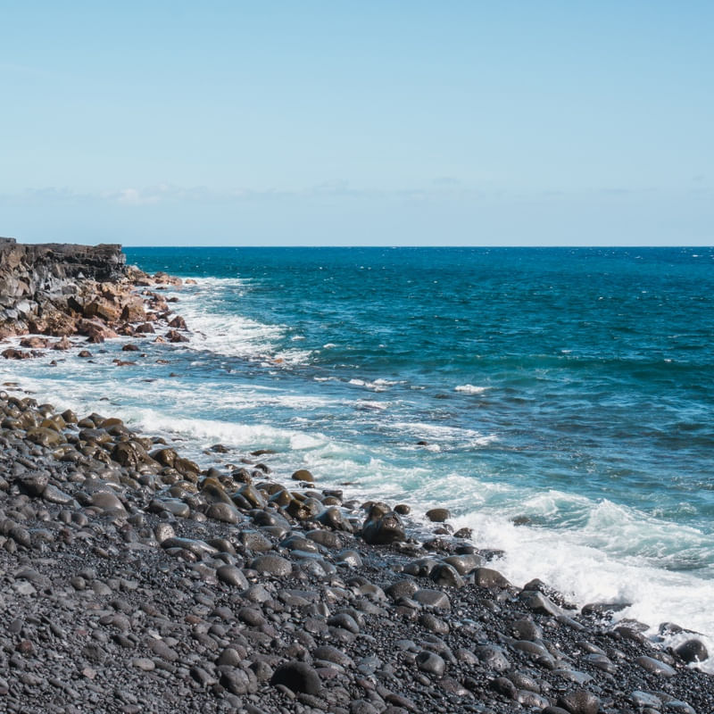 BLACK SAND BEACH IV