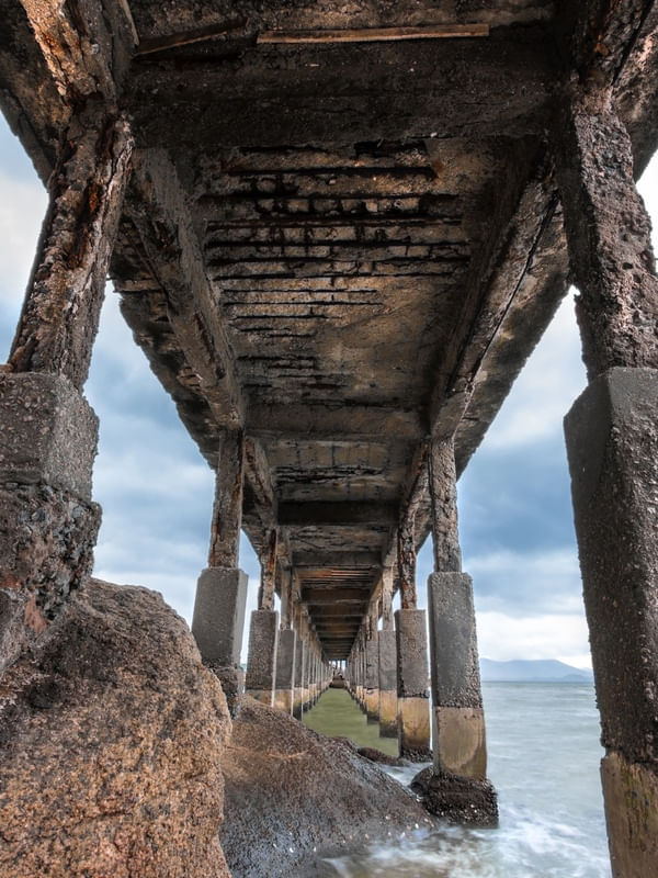 ABAIXO DO PIER
