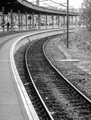O TRILHO DA ESTAÇÃO