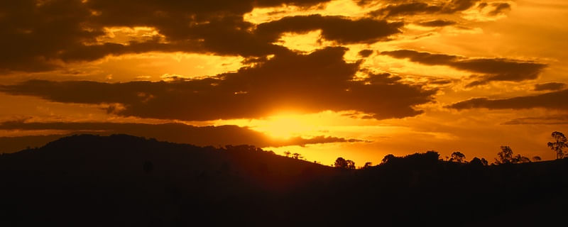 SUNSET MONTANHAS