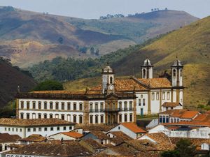 UM TANTO OURO PRETO