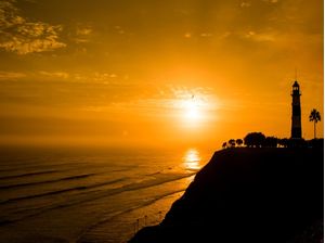 FAROL E MAR