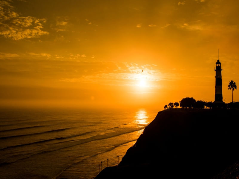 FAROL E MAR
