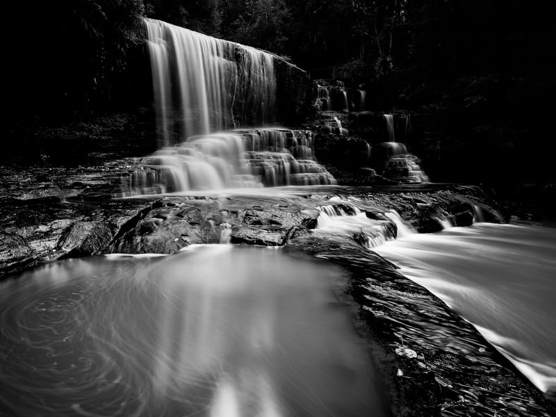 CACHOEIRA EM PRETO E BRANCO