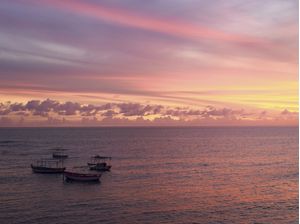 POR DO SOL EM SALVADOR
